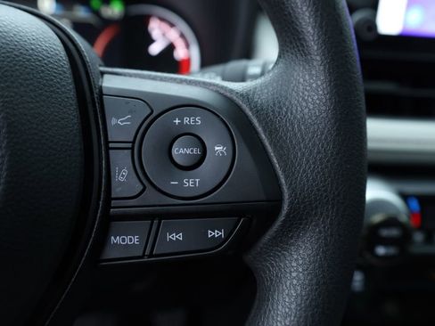 Used 2025 Toyota RAV4 XLE image 25