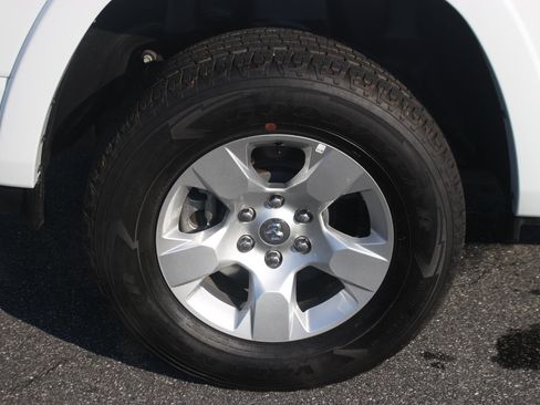 Used 2025 RAM 1500 Big Horn AWD/4WD image 32