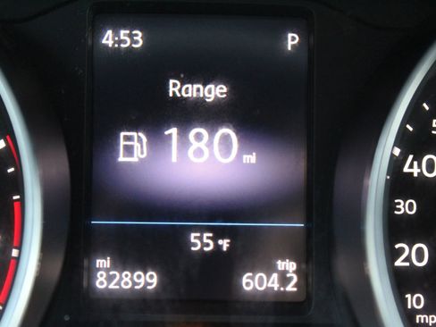 Used 2018 Volkswagen Tiguan SE w/ 3rd Row Seat Package image 31