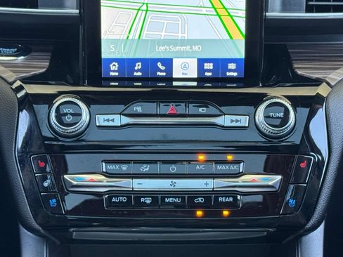 Used 2022 Ford Explorer Limited w/ Limited Technology Package AWD/4WD image 26