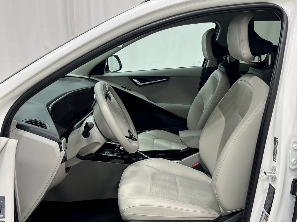Used 2023 Kia Niro Wind FWD image 13