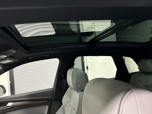 New 2024 Audi Q5 e Prestige image 11