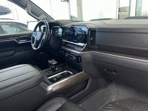 Used 2023 Chevrolet Silverado 1500 LT Trail Boss w/ LT Trail Boss Premium Package AWD/4WD image 21
