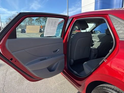 Used 2024 Hyundai Elantra SEL image 43