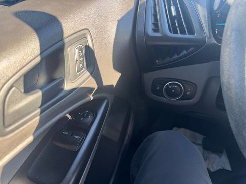 Used 2019 Ford Transit Connect XL image 17