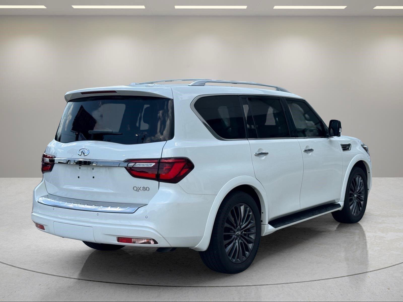 Used 2023 INFINITI QX80 Premium Select w/ Cargo Package RWD image 5