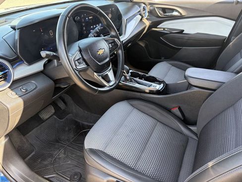 Used 2024 Chevrolet Trax LT w/ Driver Confidence Package FWD image 18