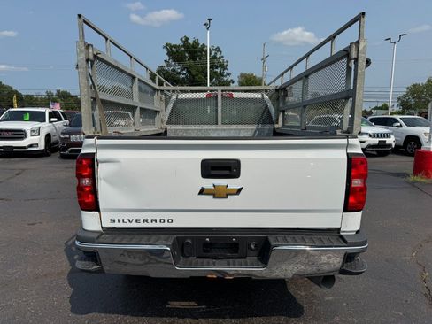 Used 2017 Chevrolet Silverado 2500 W/T AWD/4WD image 4