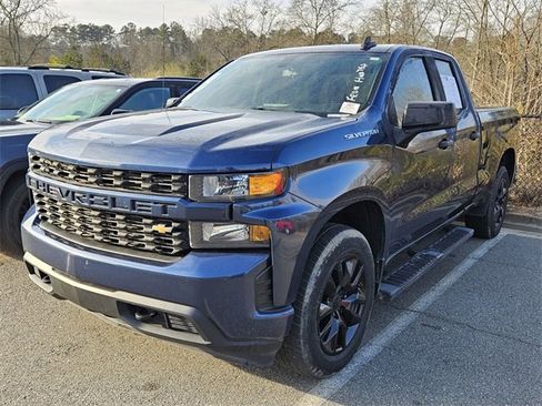 Used 2021 Chevrolet Silverado 1500 Custom image 3