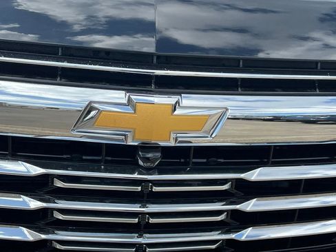 New 2026 Chevrolet Suburban Premier RWD image 4