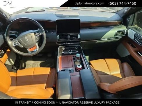 Used 2021 Lincoln Navigator L Reserve AWD/4WD image 7