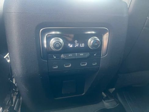 Used 2021 GMC Yukon Denali w/ Denali Premium Package AWD/4WD image 28