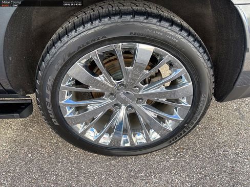 Used 2021 GMC Yukon Denali w/ Denali Ultimate Package image 9