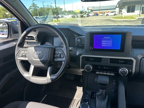 Used 2026 Toyota Tacoma SR w/ SR Upgrade Package AWD/4WD image 15