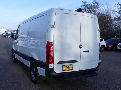Used 2023 Mercedes-Benz Sprinter 1500 image 4