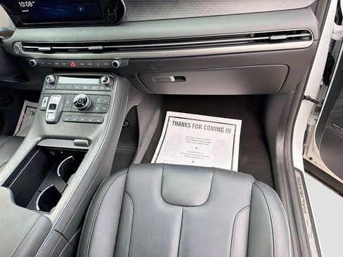 Used 2024 Hyundai Palisade Limited AWD/4WD image 18