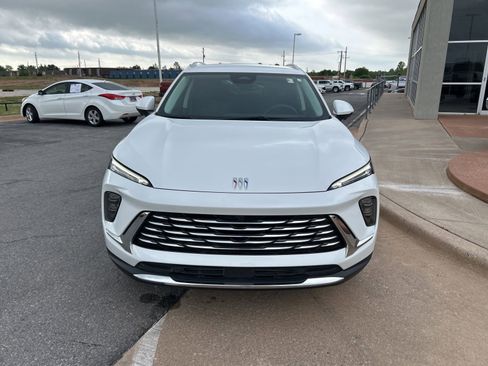 Used 2024 Buick Envision Preferred image 2