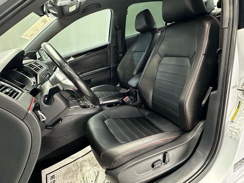 Used 2017 Volkswagen Jetta GLI FWD image 16
