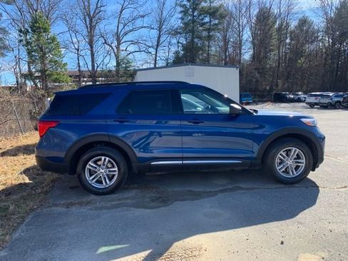 Used 2023 Ford Explorer XLT w/ Equipment Group 202A image 25