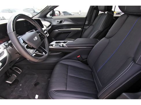 New 2027 Cadillac Lyriq Luxury AWD/4WD image 6