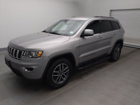 Used 2019 Jeep Grand Cherokee Laredo w/ Security & Convenience Group image 2