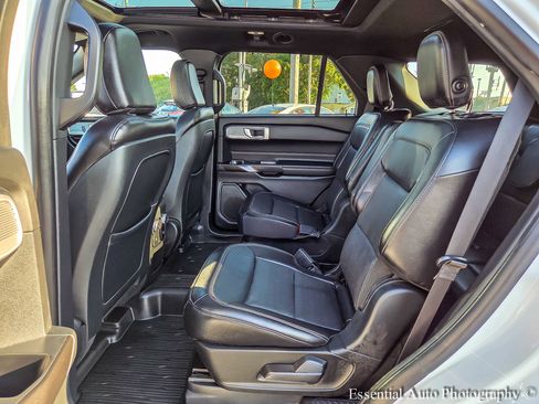 Used 2020 Ford Explorer Limited image 10
