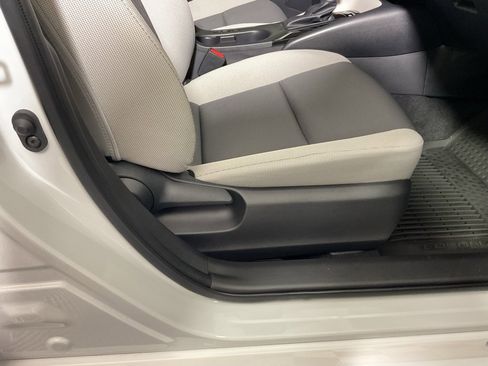 Used 2025 Toyota Corolla LE image 36