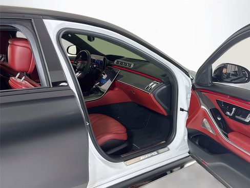 Used 2025 Mercedes-Benz S 63 AMG S image 34