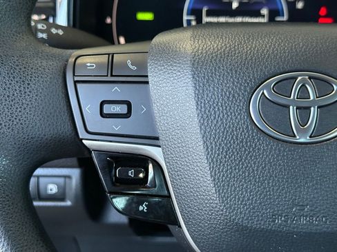 Used 2025 Toyota Camry LE image 21