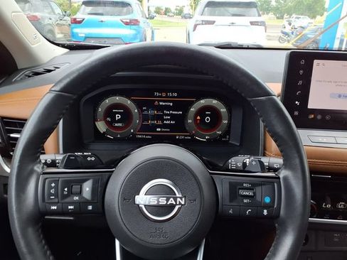 Used 2024 Nissan Rogue Platinum w/ Platinum Premium Package AWD/4WD image 12