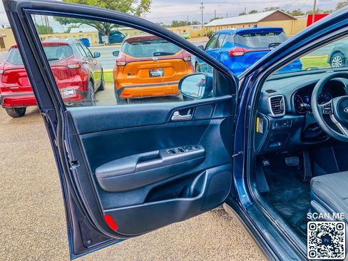 Used 2022 Kia Sportage LX image 15