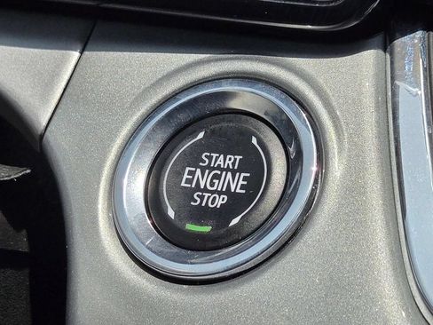 Used 2025 Chevrolet Trax LT w/ LT Convenience Package FWD image 25