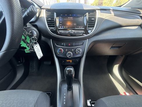 Used 2020 Chevrolet Trax LS FWD image 17