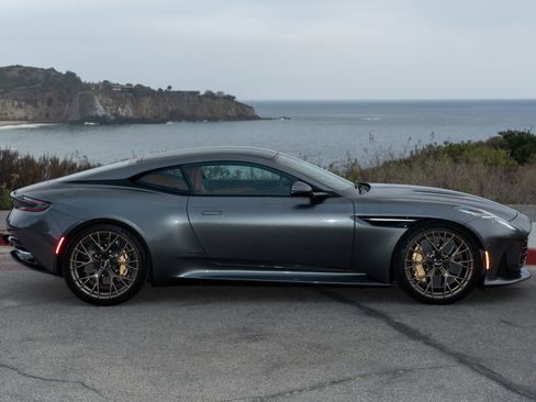Used 2025 Aston Martin DB12 Coupe image 26
