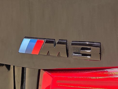 Used 2018 BMW M3 CS RWD image 9