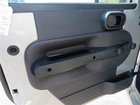 Used 2007 Jeep Wrangler X AWD/4WD image 9