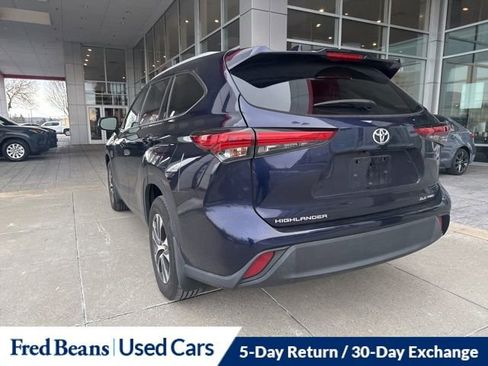 Used 2022 Toyota Highlander XLE image 9