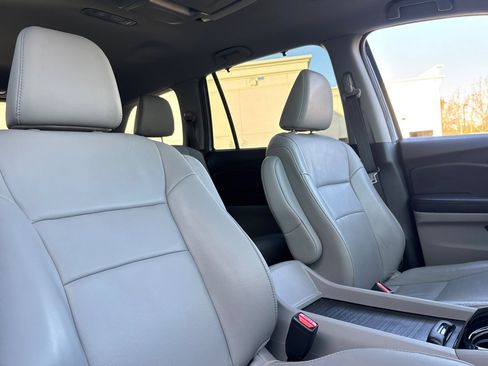 Used 2019 Honda Pilot Touring image 31