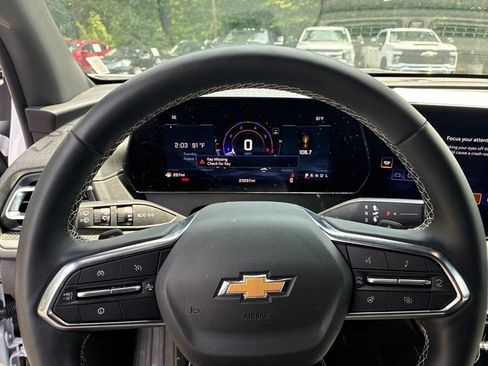 Used 2026 Chevrolet Traverse LT w/ Driver Confidence Package FWD image 13