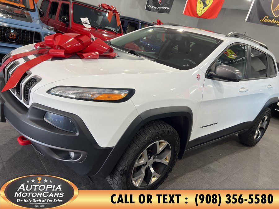 Used 2018 Jeep Cherokee Trailhawk AWD/4WD image 2