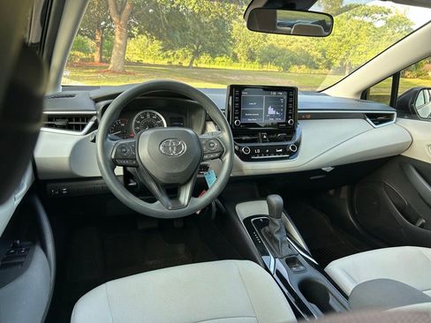 Used 2022 Toyota Corolla LE FWD image 13
