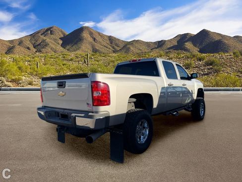 Used 2008 Chevrolet Silverado 2500 LT w/ Suspension Package, Off-Road AWD/4WD image 4