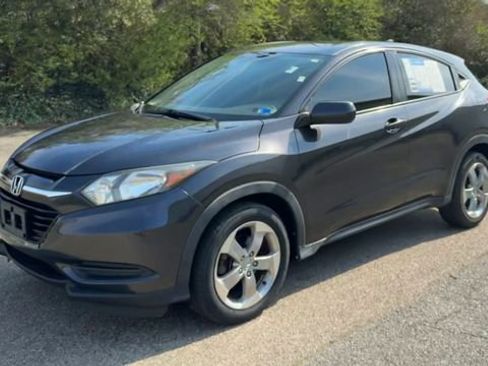 Used 2018 Honda HR-V LX image 6