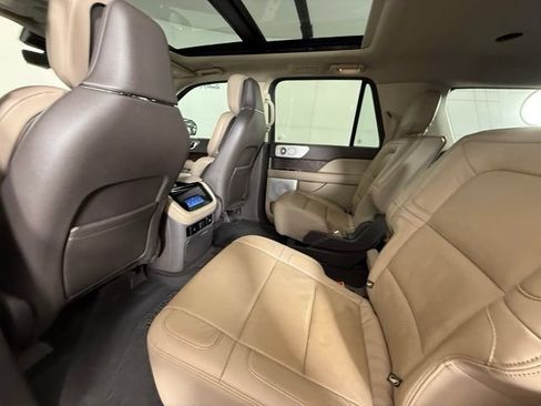Used 2023 Lincoln Navigator L Reserve AWD/4WD image 33