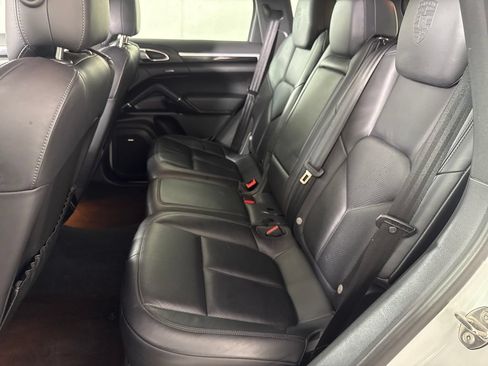 Used 2014 Porsche Cayenne Platinum Edition AWD/4WD image 12