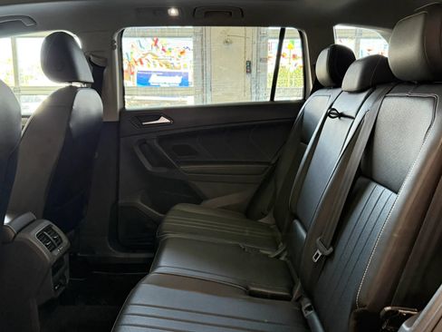Used 2022 Volkswagen Tiguan SE AWD/4WD image 31