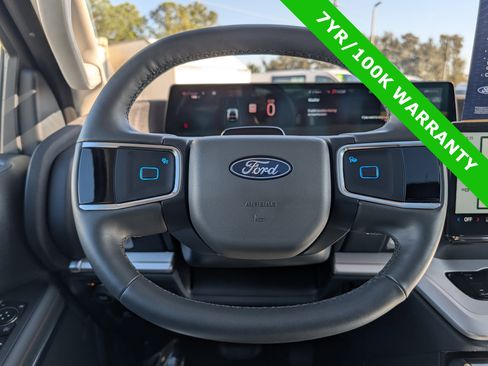 Certified 2025 Ford Expedition Active image 31