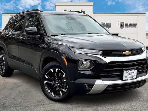 Used 2022 Chevrolet TrailBlazer LT w/ Confidence II Package image 11
