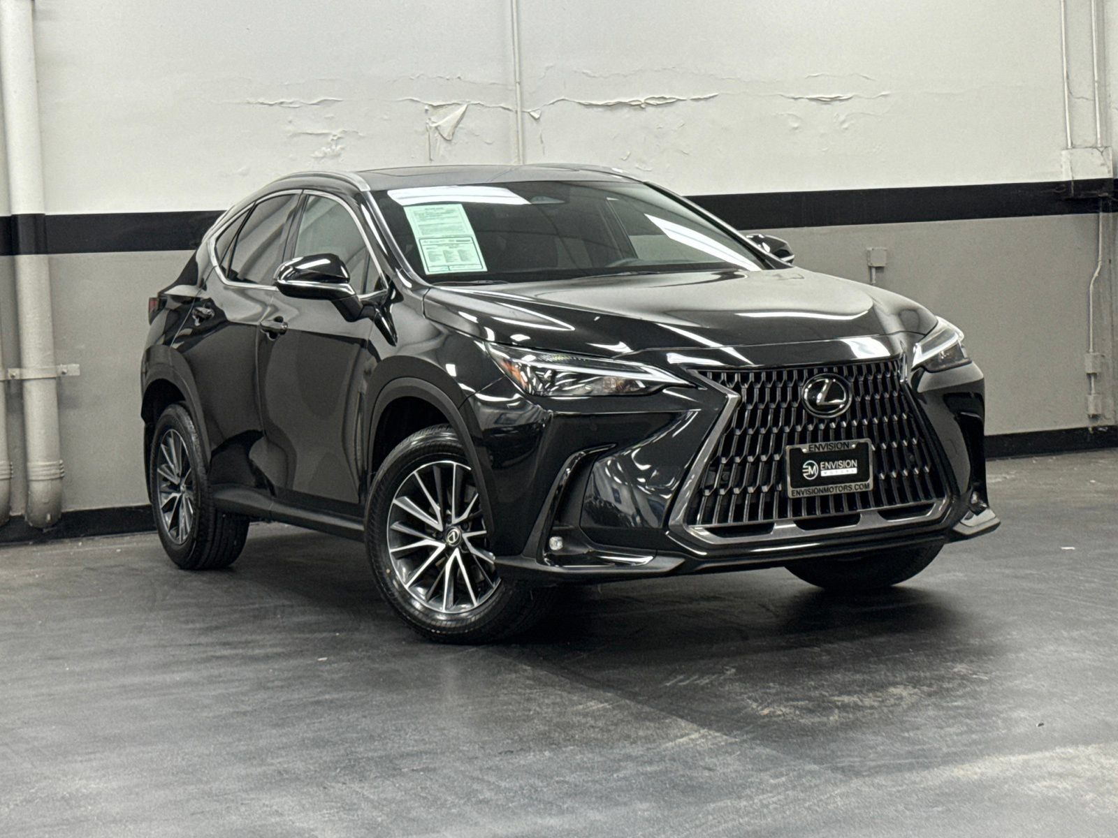 Used 2025 Lexus NX 250 FWD image 2