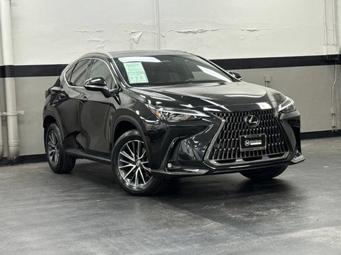 Used 2025 Lexus NX 250 FWD image 2
